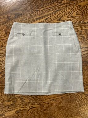 Banana Republic Light Gray Windowpane Pencil Skirt.  Like new. Side Zipper
